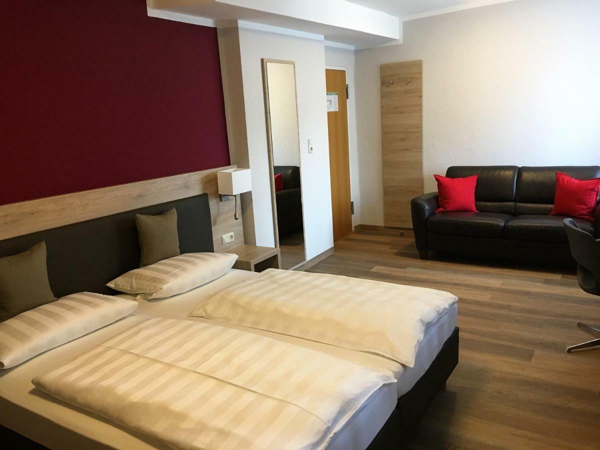 Eberl Hotel Pension Muenchen Feldmoching Eksteriør bilde
